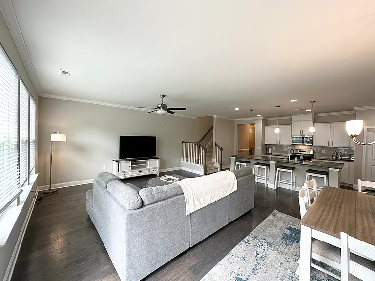 304 Fenella Dr — Photo 13