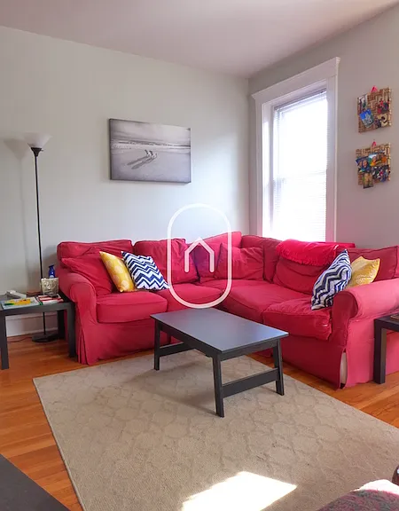 199 Strathmore Rd #6 — Photo 3