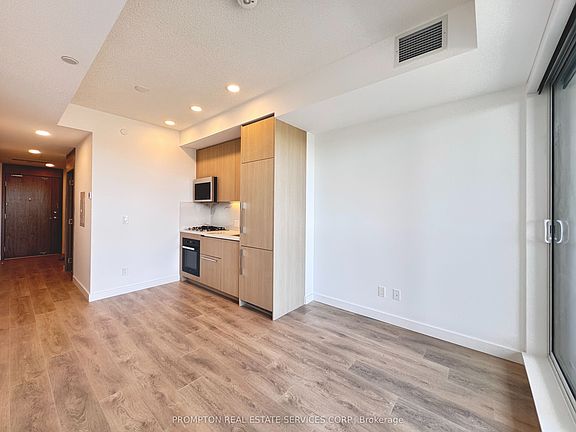 2nd image of 75 Billes Hts #1709