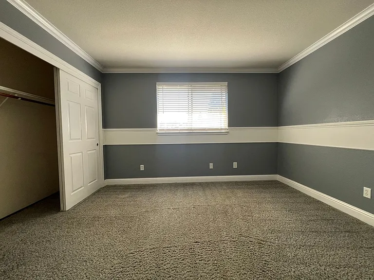 128 Ferrera Dr — Photo 13