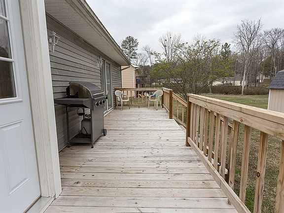 5th image of 240 Ayers Dr NE