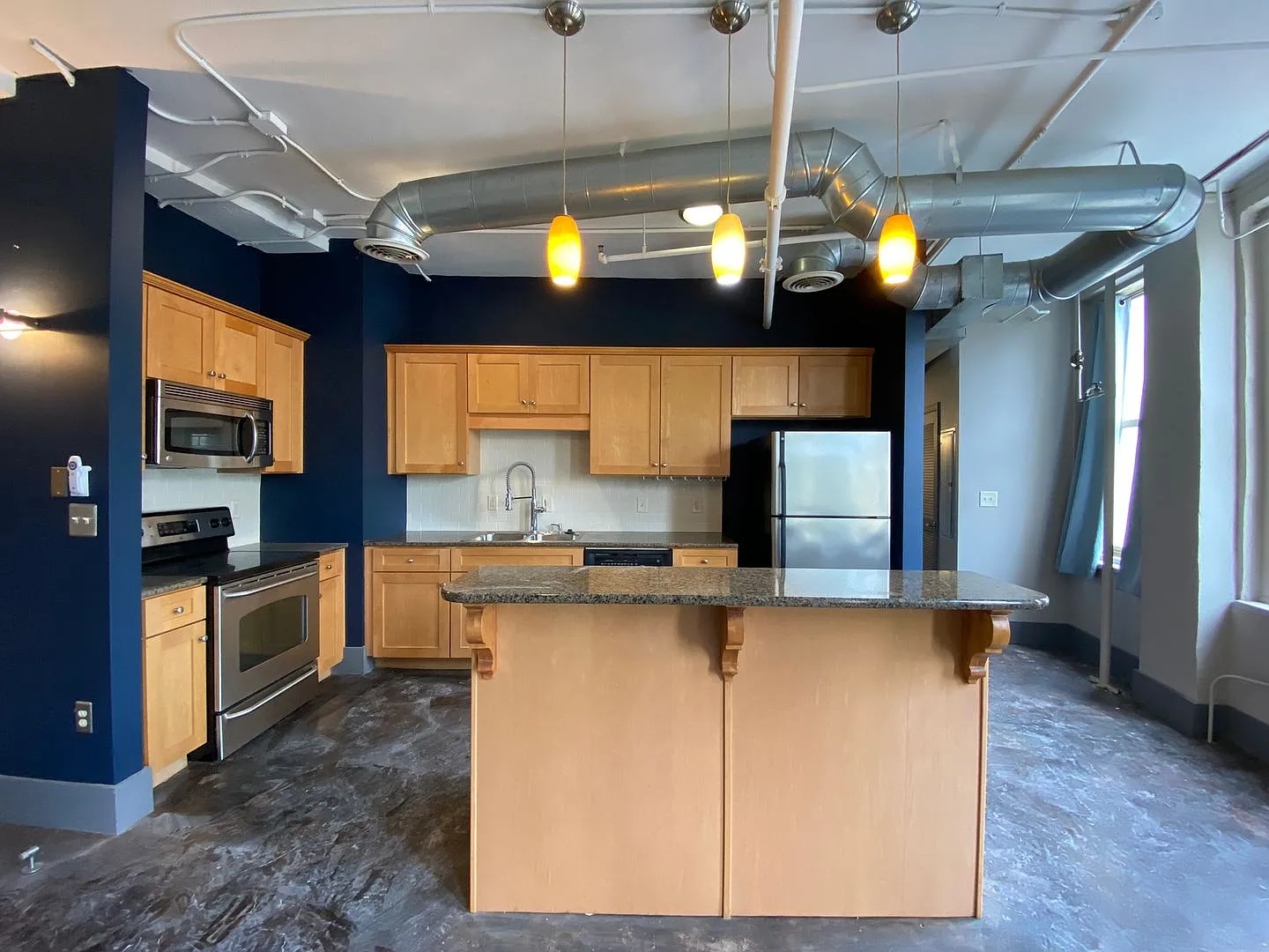 Loft for Rent in the Watts Tower in downtown Birmingham! Available to View with 48 Hour Notice — Photo 4