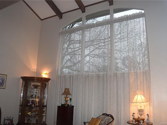 5th image of 233 Woodard Dr