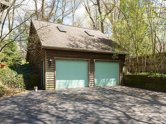 3rd image of 8904 E Gull Lake Dr