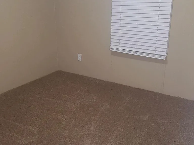 205 Hazelwood Dr — Photo 8