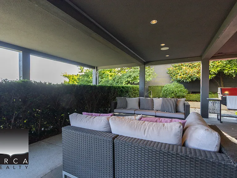 3295 Westmount Rd — Photo 53