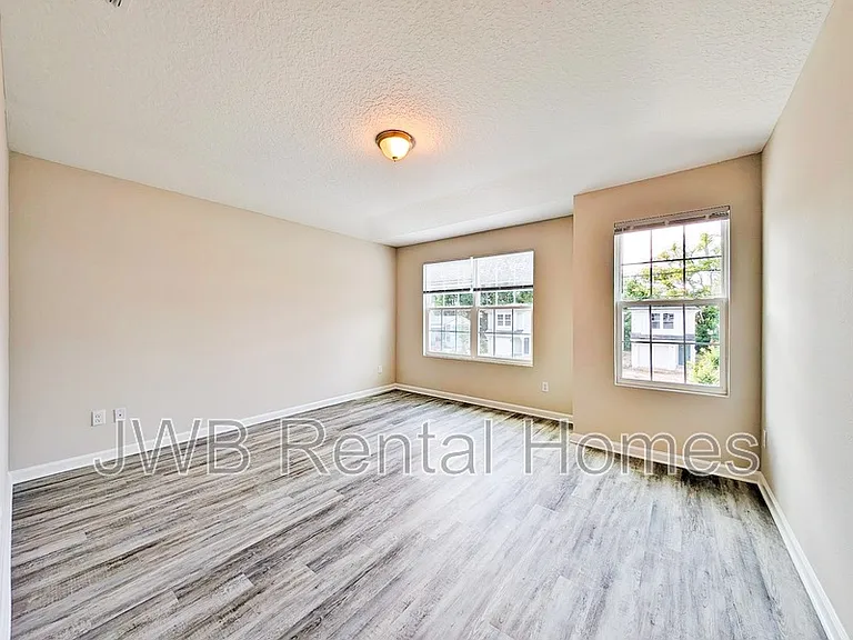 9075 Eaton Ave — Photo 8