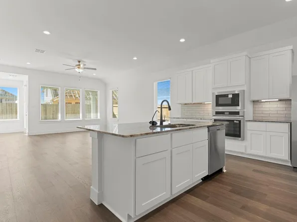 4122 Hidden Autumn Ln, League City, TX 77573