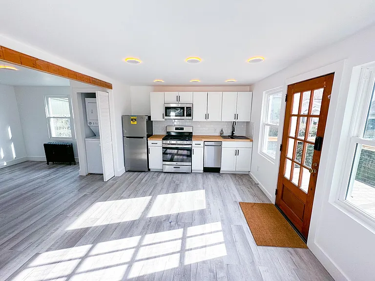 23 Hewson Ave — Photo 6