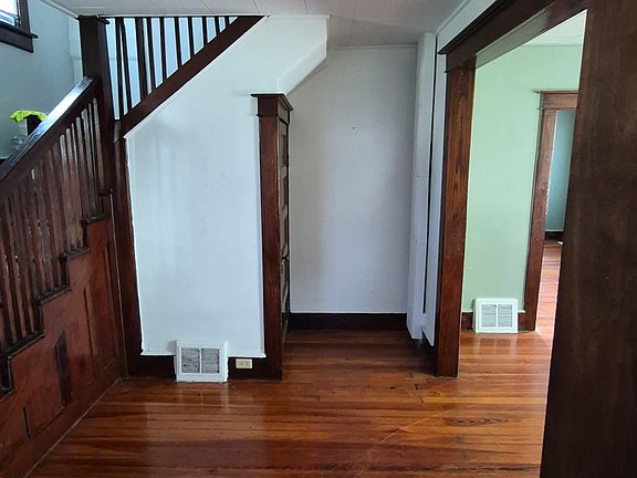 2nd image of 600 Avenue L