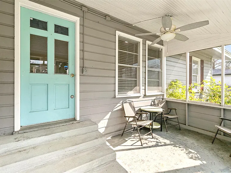 223 Jasmine St — Photo 3