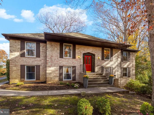 1000 Cape Cod Dr, Stafford, VA 22554