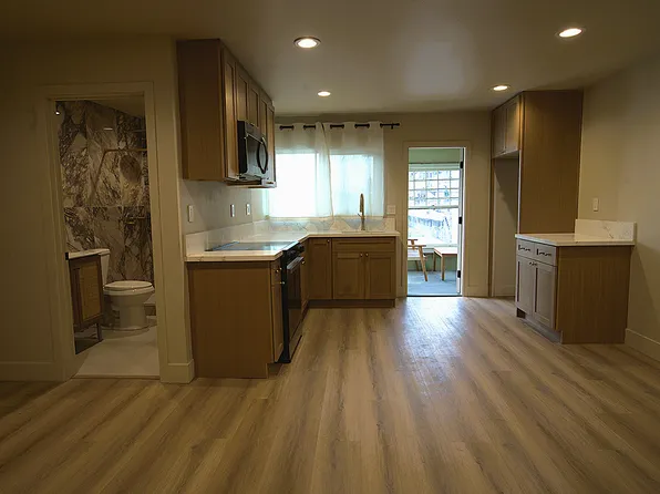 1123 E Ocean Blvd APT D, Long Beach, CA 90802