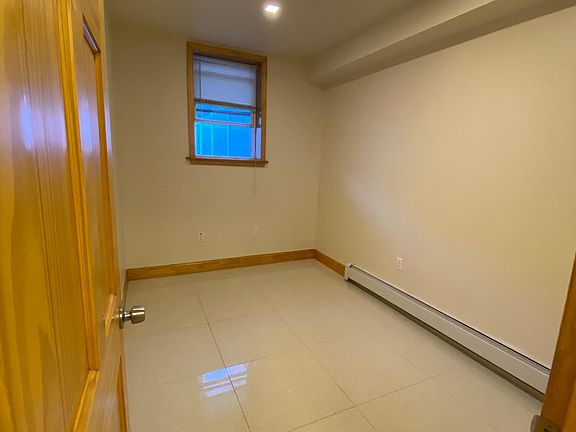 5th image of 5739 163rd St Floor 1