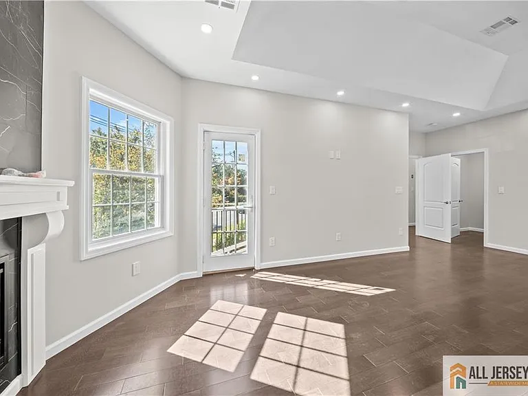 7 Mount Pleasant Ave — Photo 24
