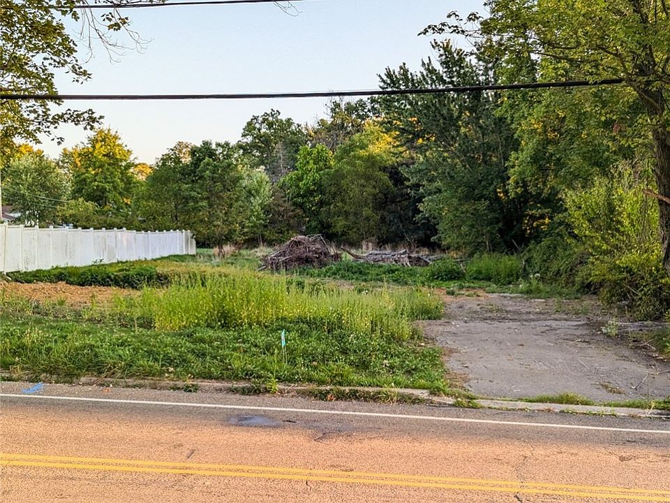 2nd image of 371 Whitestown Rd