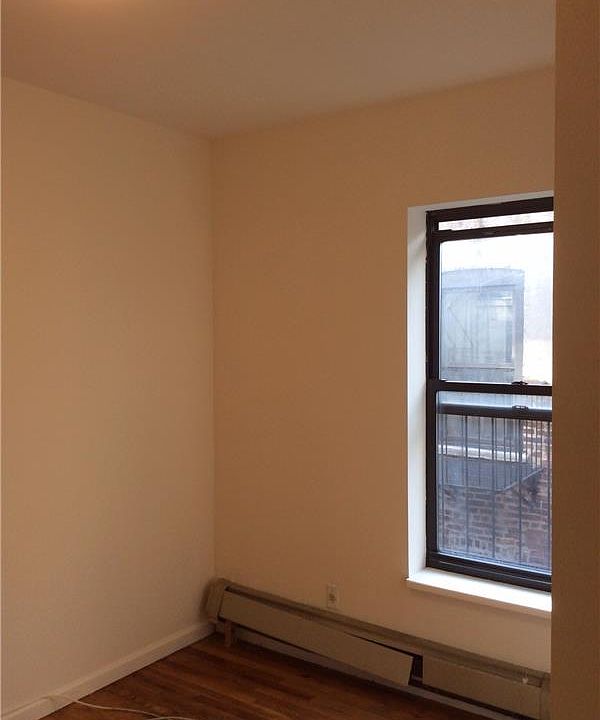 2nd image of 230 E 14th St APT 5T