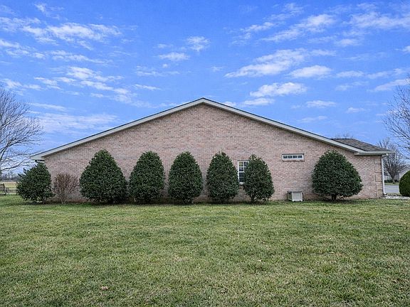 2nd image of 661 Lake Harbor Dr