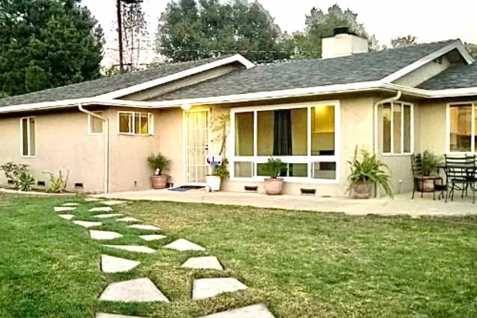Foothill Rd