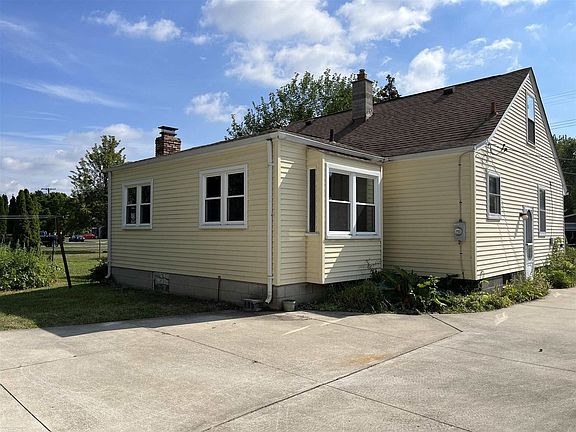 4th image of 25185 Firwood Ave