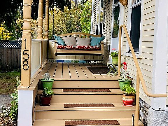 Welcoming front porch 