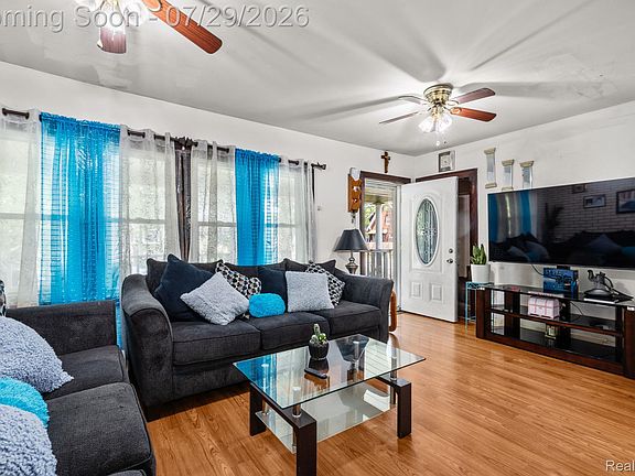 4th image of 18810 Reed St