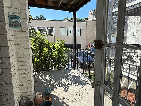 4th image of 34 Medfield St
