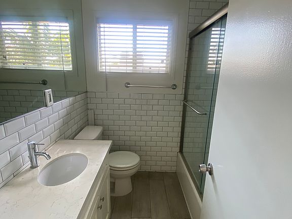 2nd image of 1331 Havenhurst Dr APT 202