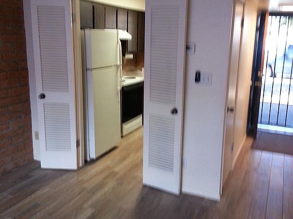 2nd image of 3056 N 32nd St Unit 340