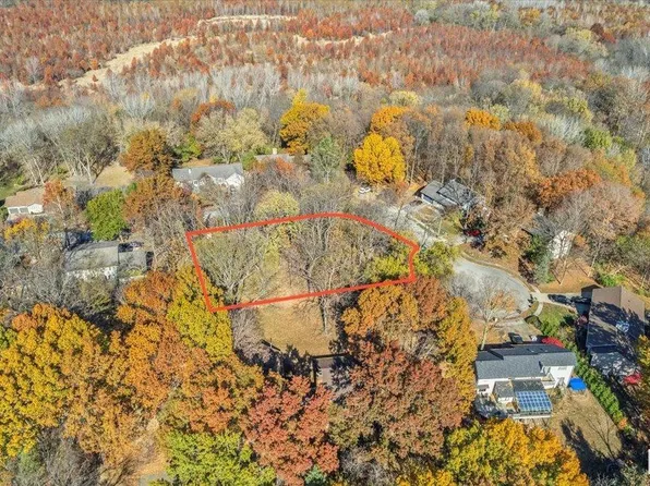 3710 W Bluffs Rd, Springfield, IL 62711