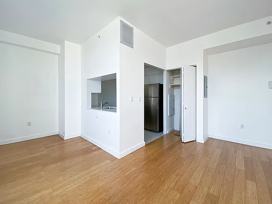 Rented by Kahen Properties | media 6