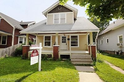 2nd image of 960 Powers Ave NW