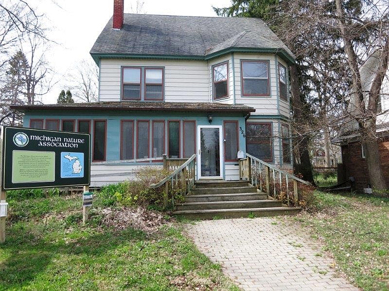1st image of 326 E Grand River Ave