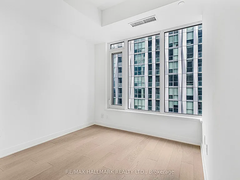 11 Yorkville Ave #3406 — Photo 25