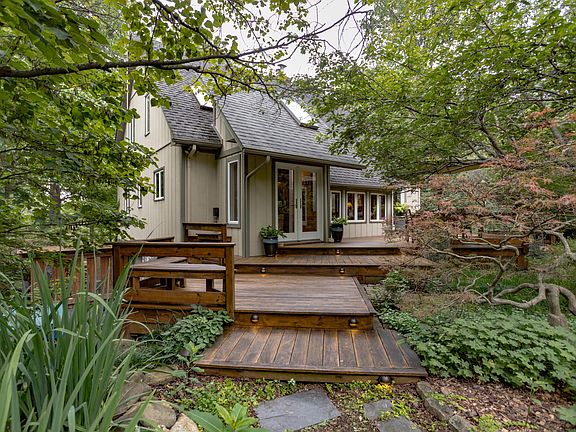 3rd image of 210 Walnut Hills Rd
