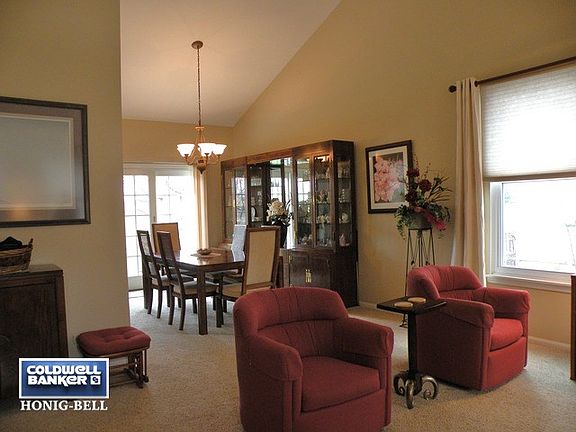 2nd image of 2054 Sanborn Cir