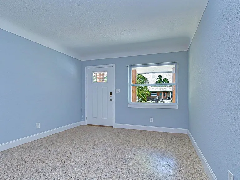 5614 30th Ave S — Photo 3