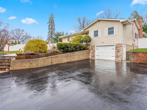 219 Adirondack Drive, Selden, NY 11784