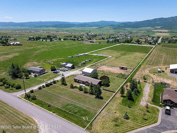 2nd image of 3211 County Road 110