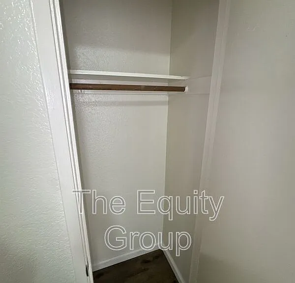 148 S Peppertree St — Photo 9