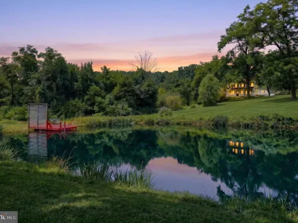 700 White Oak Tree Rd, Gardners, PA 17324