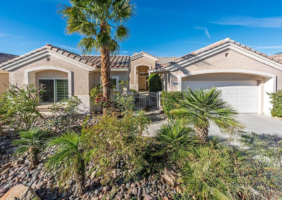 1st image of 78337 Grape Arbor Ave