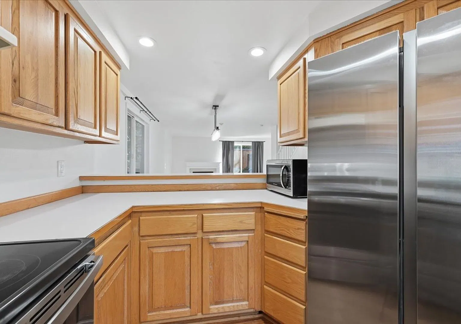 2Bd/2.5Ba Lynnwood Townhome — Photo 3