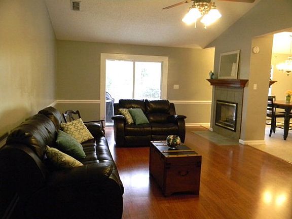 4th image of 171 Saint Clair Dr