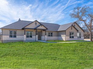 232 Timber Pl, La Vernia, TX 78121