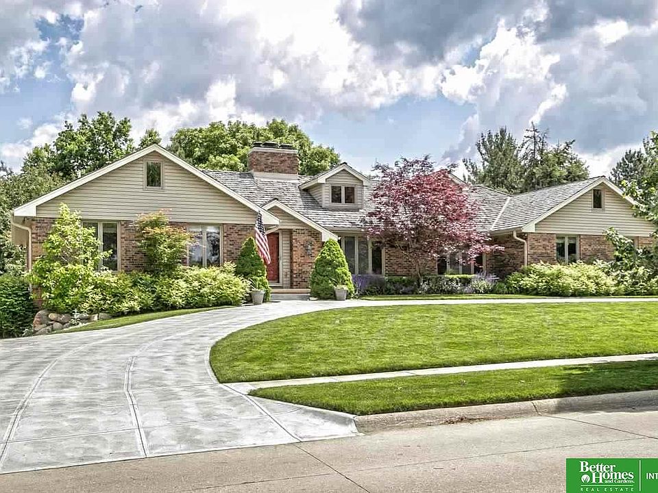 1st image of 9916 Essex Dr