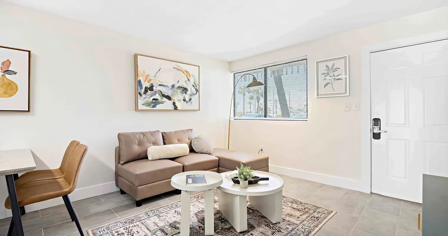 1 bed, 1.0 bath, 5801 sqft, $3,721 — Photo 2