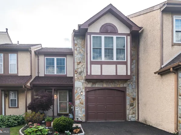 32 Redwood Ln, Newtown, PA 18940