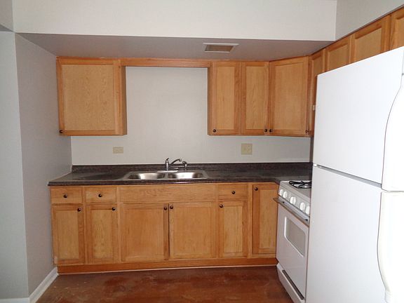 3rd image of 9409 S 79th Ct #2N