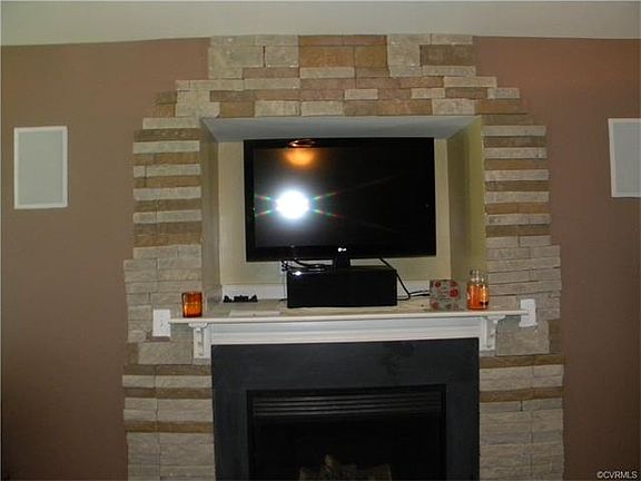5th image of 5571 Yates Ln